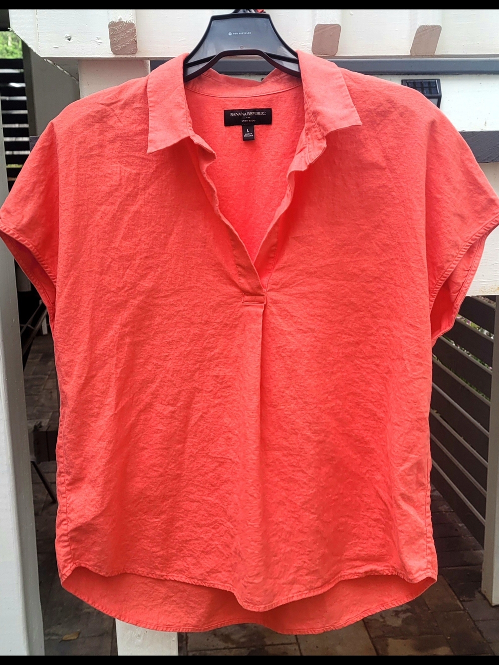 Banana Republic Coral Short-Sleeve Linen-Blend V-Neck Top